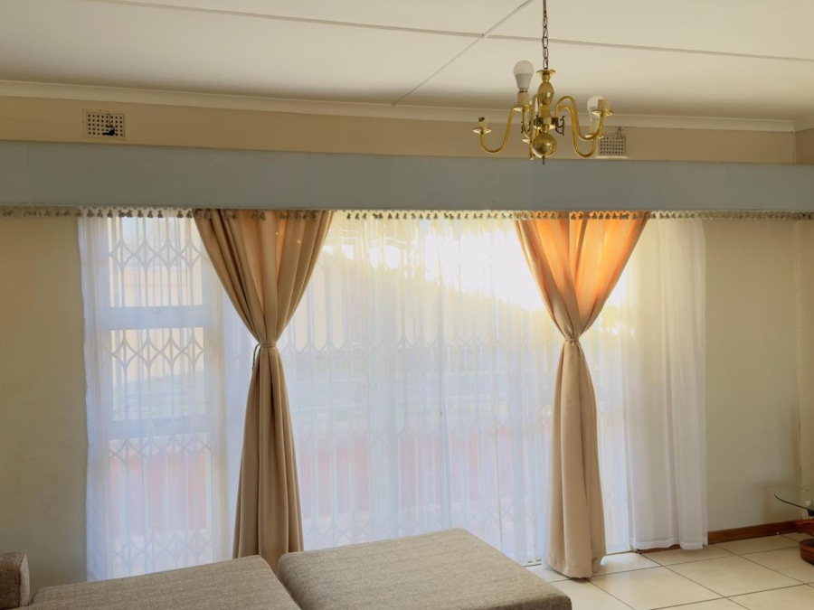 6 Bedroom Property for Sale in Southernwood Eastern Cape